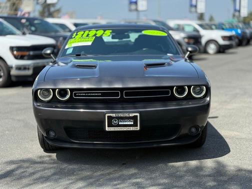 2020 Dodge Challenger SXT