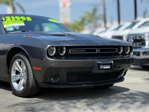 2020 Dodge Challenger SXT