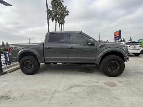 2020 Ford F-150 Raptor