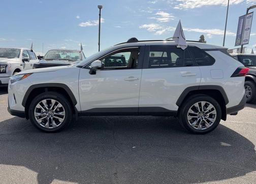 2022 Toyota RAV4 XLE Premium