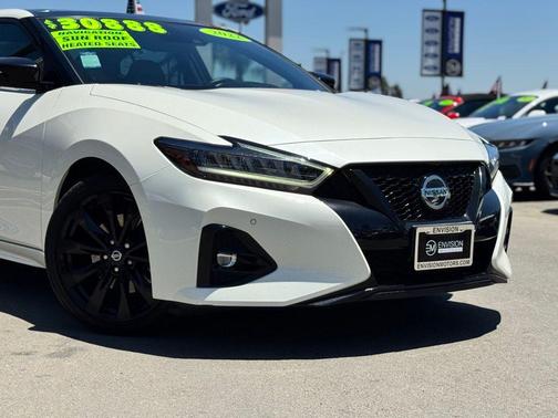 2022 Nissan Maxima SR