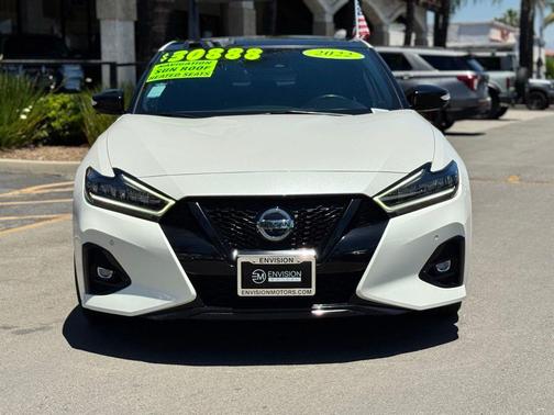 2022 Nissan Maxima SR