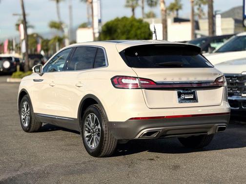 2022 Lincoln Nautilus Reserve