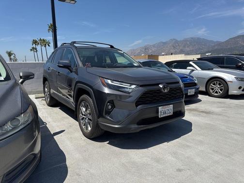 2023 Toyota RAV4 XLE Premium