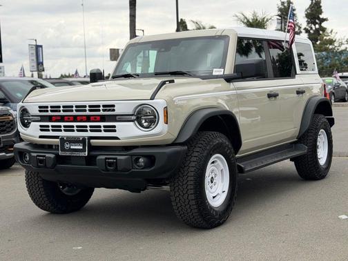 Desert Sand 2026 Ford Bronco Heritage Edition