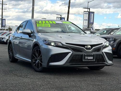 2022 Toyota Camry SE