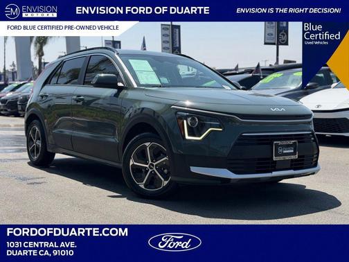 Green 2024 Kia Niro EX