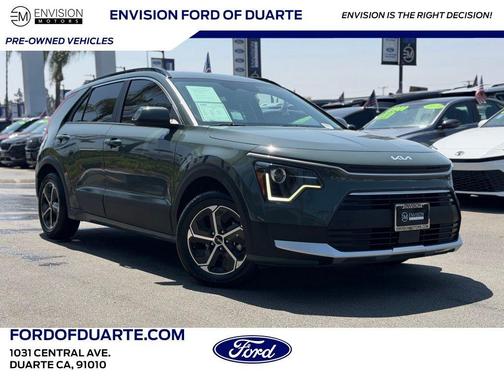 Green 2024 Kia Niro EX