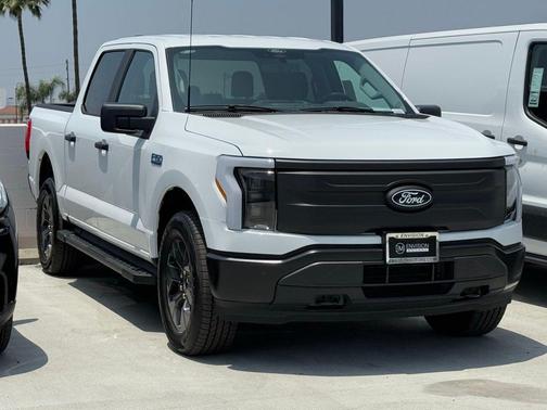 2025 Ford F-150 Lightning Pro