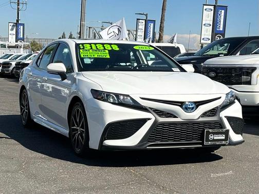 2024 Toyota Camry Hybrid SE