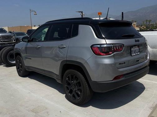 Billet Silver Metallic Clearcoat 2023 Jeep Compass Altitude