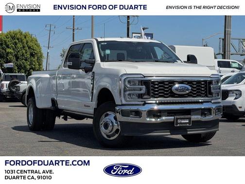 White Metallic 2026 Ford F-350 Lariat Super Duty