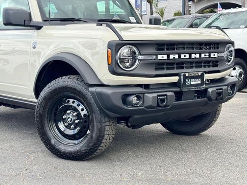 Desert Sand 2026 Ford Bronco Big Bend