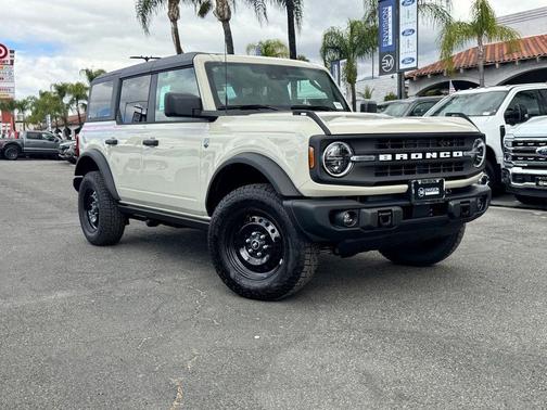 Desert Sand 2026 Ford Bronco Big Bend