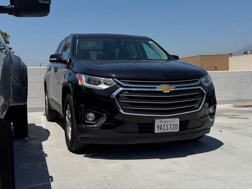 Black Metallic 2020 Chevrolet Traverse LT Cloth