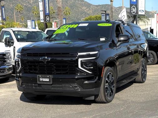 2025 Chevrolet Suburban RST
