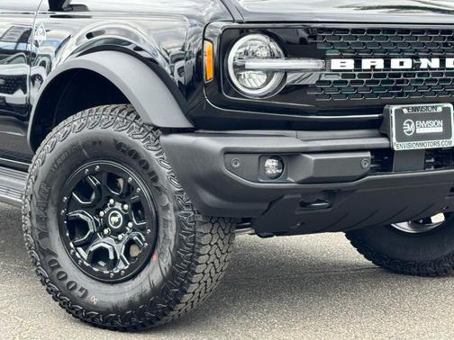 Shadow 2026 Ford Bronco Outer Banks