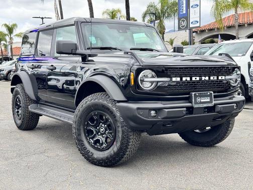 Shadow 2026 Ford Bronco Outer Banks