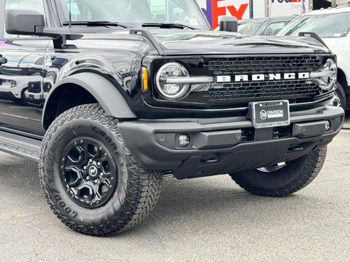 Shadow 2026 Ford Bronco Outer Banks