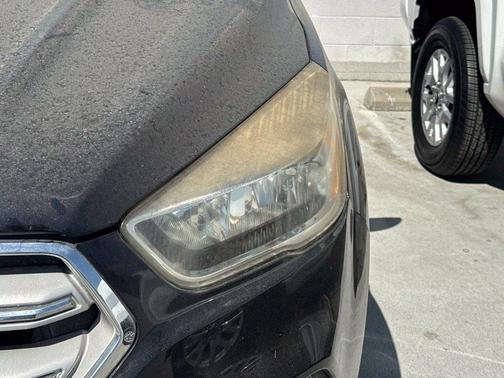 Black 2019 Ford Escape SE