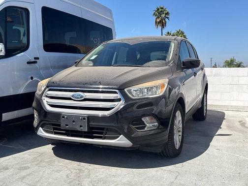 Black 2019 Ford Escape SE