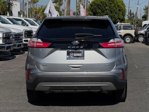 Silver Metallic 2024 Ford Edge SEL