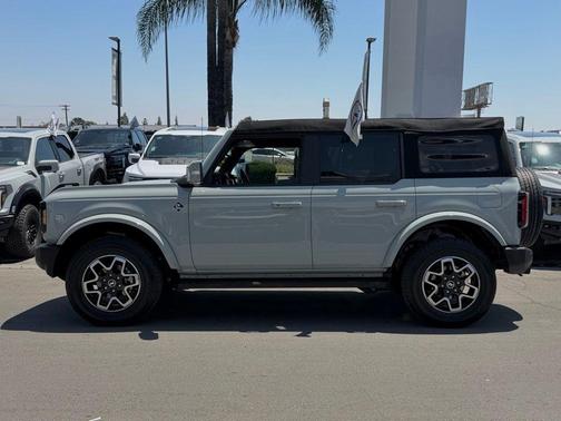 Cactus 2024 Ford Bronco Outer Banks