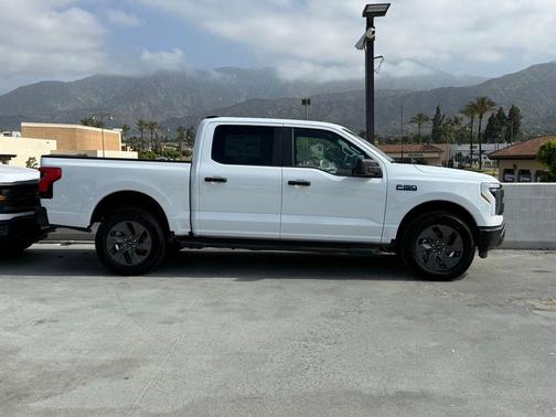 2025 Ford F-150 Lightning Pro