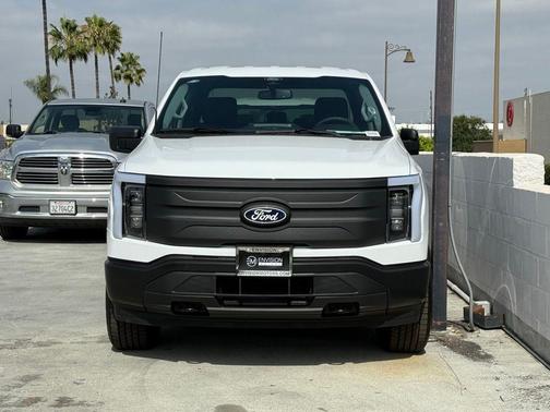 2025 Ford F-150 Lightning Pro