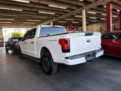 Oxford White 2023 Ford F-150 Lightning XLT