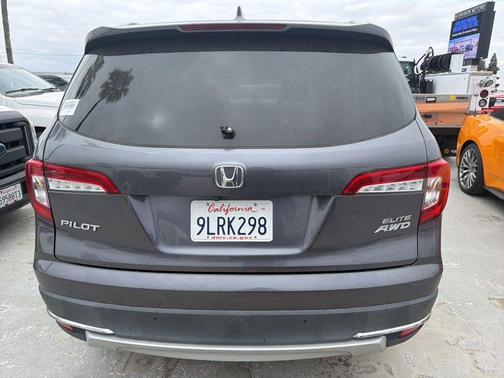 Modern Steel Metallic 2021 Honda Pilot Elite