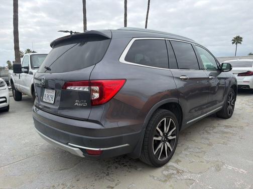 Modern Steel Metallic 2021 Honda Pilot Elite