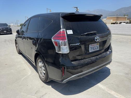 2016 Toyota Prius v Four