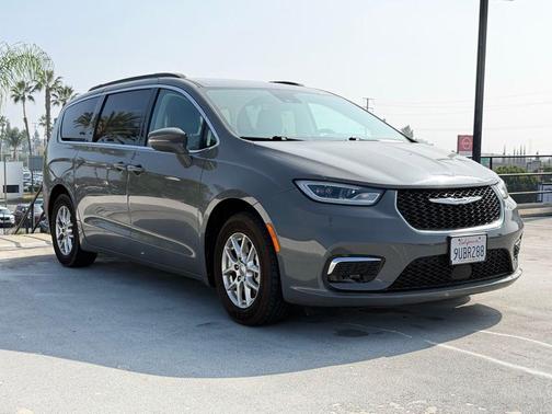 2022 Chrysler Pacifica Touring-L
