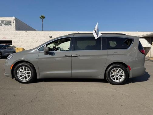 2022 Chrysler Pacifica Touring-L