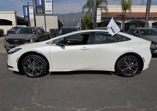 2025 Toyota Prius XLE