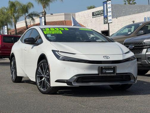 2025 Toyota Prius XLE