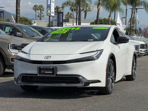 2025 Toyota Prius XLE