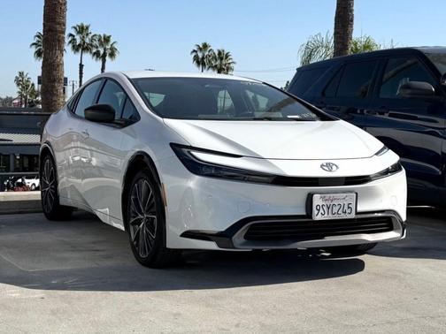 2025 Toyota Prius XLE