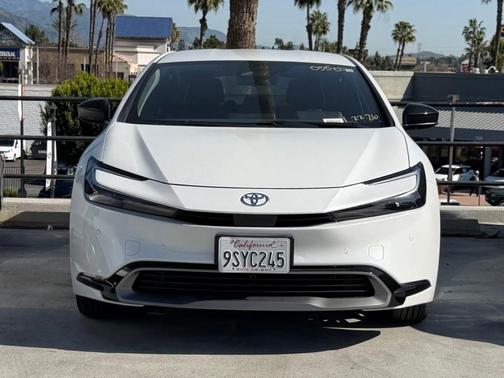 2025 Toyota Prius XLE