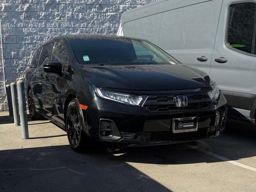 Crystal Black Pearl 2025 Honda Odyssey Sport-L