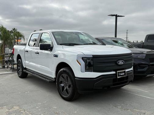 2025 Ford F-150 Lightning Pro