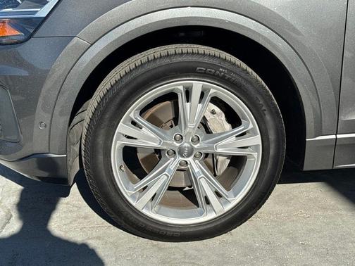 Samurai Gray Metallic 2019 Audi Q8 3.0T Premium Plus
