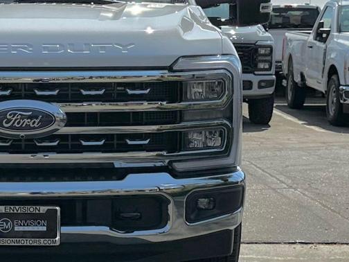 Carbonized Gray Metallic 2026 Ford F-350 Lariat Super Duty