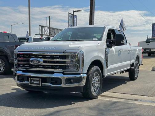Carbonized Gray Metallic 2026 Ford F-350 Lariat Super Duty