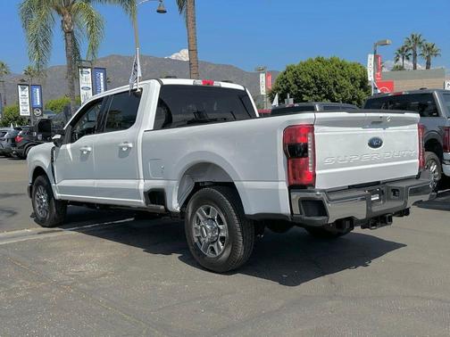 Carbonized Gray Metallic 2026 Ford F-350 Lariat Super Duty