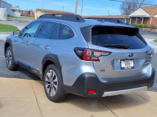 Ice Silver Metallic 2025 Subaru Outback Limited