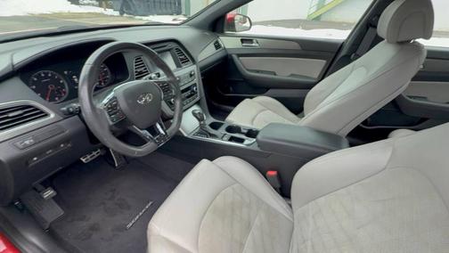 2017 Hyundai SONATA Sport 2.0T