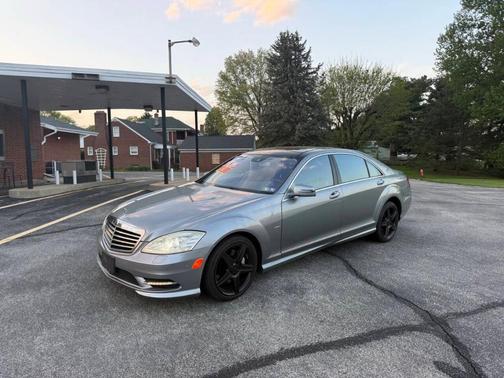 Gray 2013 Mercedes-Benz S-Class S 550 4MATIC