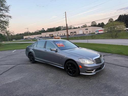 Gray 2013 Mercedes-Benz S-Class S 550 4MATIC